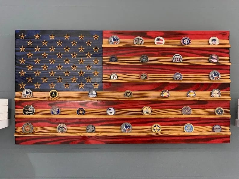 ⚡️LAST DAY 49% OFF - 🇺🇸Challenge Coin Display Rack Holder - Rustic American Flag - 🎁BUY MORE SAVE MORE