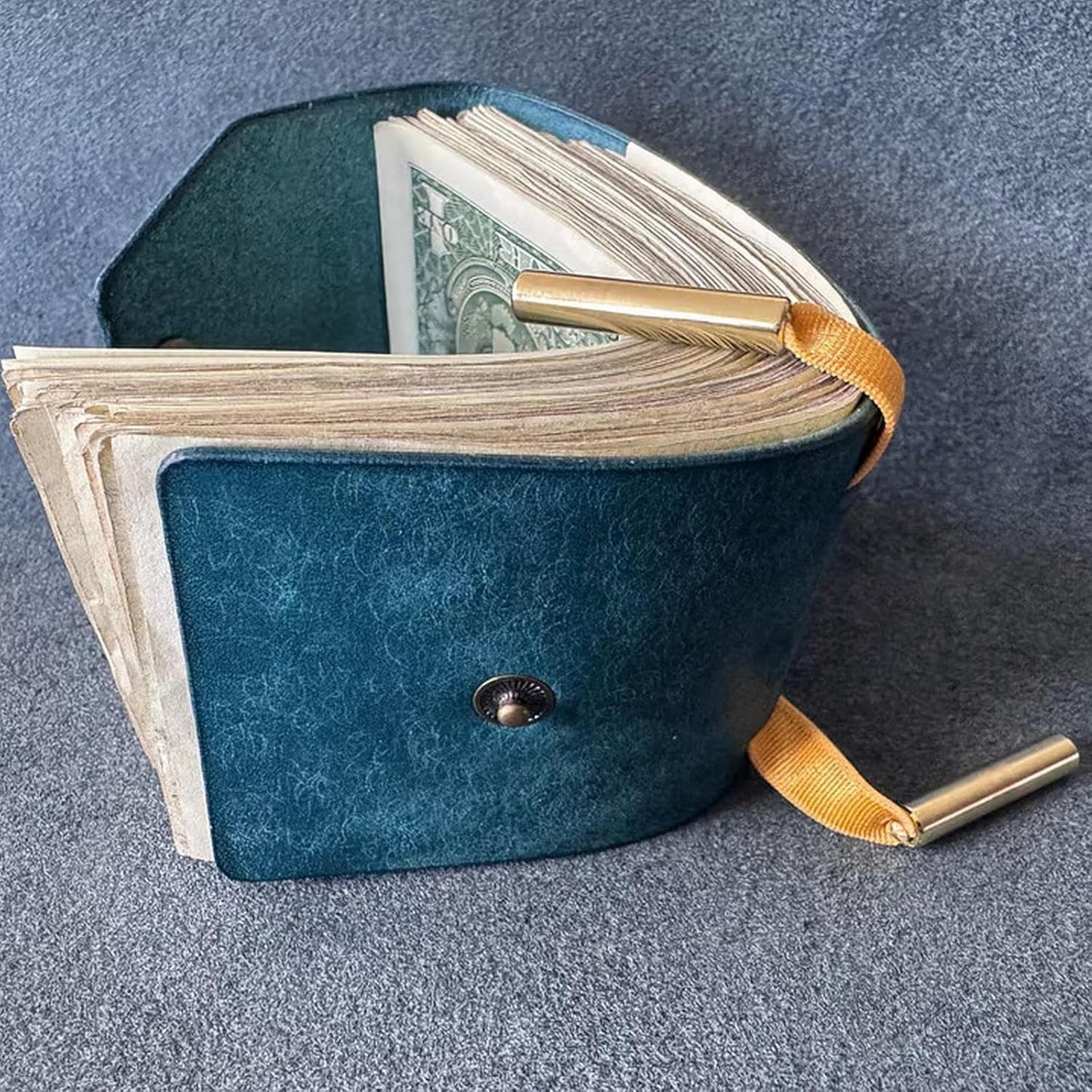 Cash Storage with Magnetic Clasp