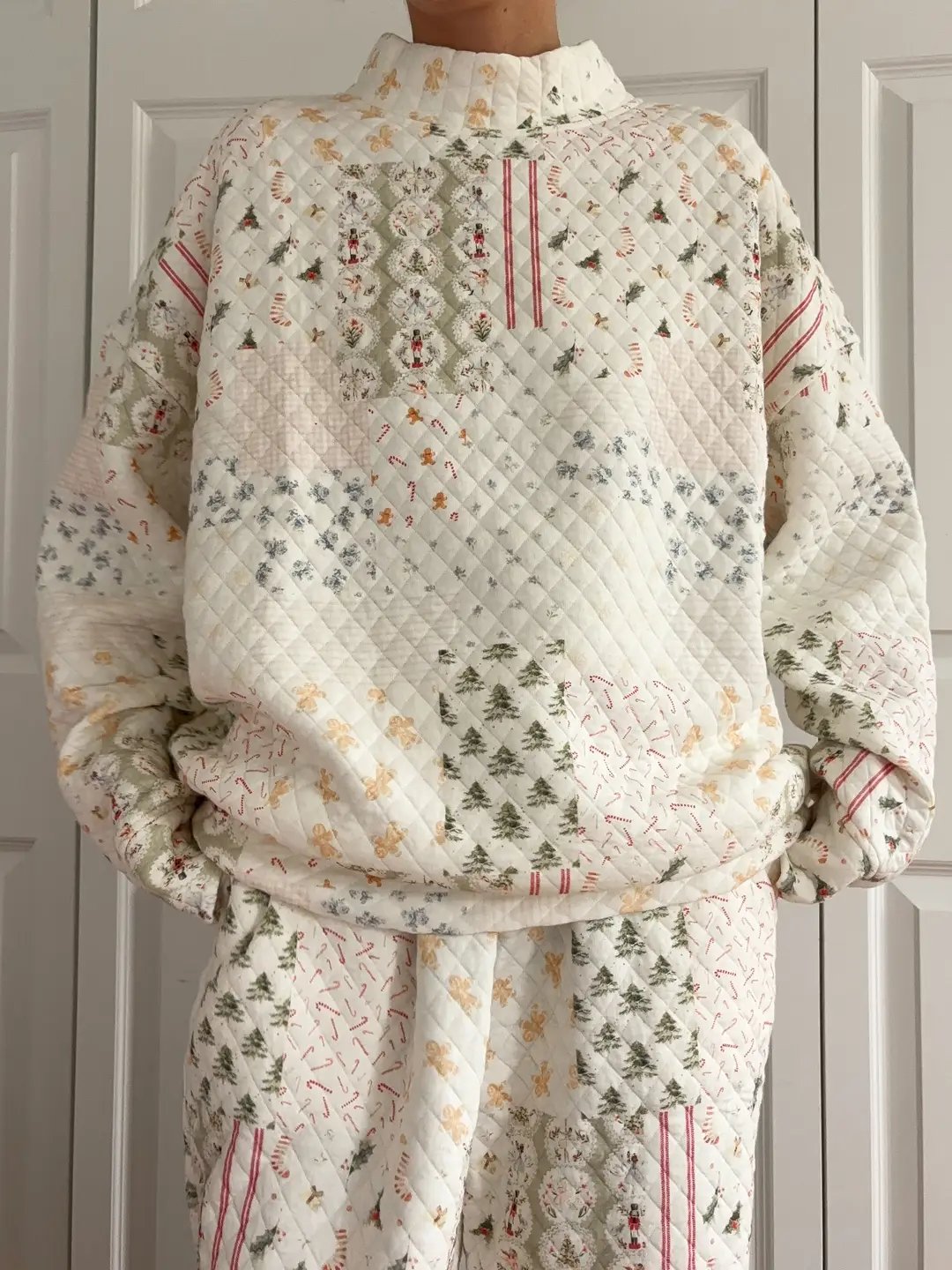 🎅Christmas Bestseller! - ❄️🧣Christmas Holiday Quilted Mockneck Sweatshirt Set(✨Same as in the video)